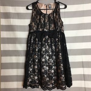 Forever 21 Black/Cream Lace Dress